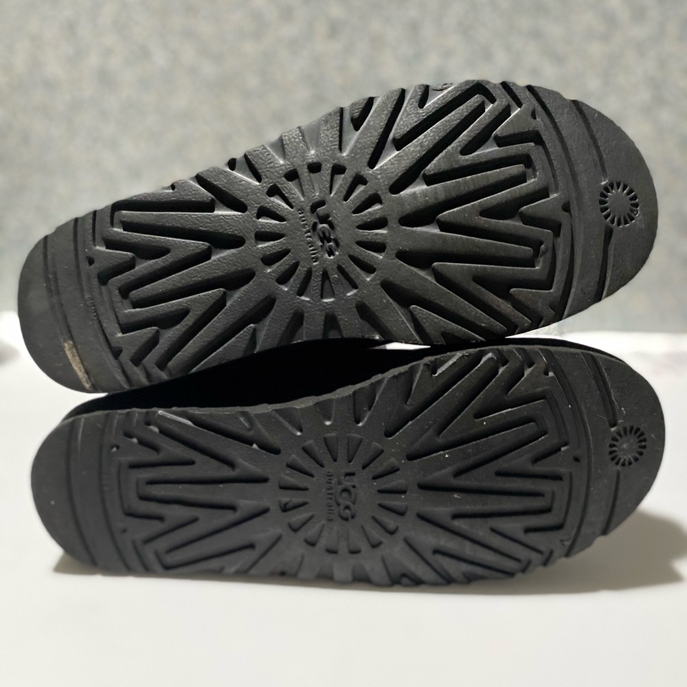 Ugg Bailey Button - image 5